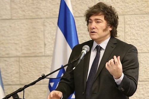 “La izquierda retrocede, la libertad avanza”: Javier Milei celebró el triunfo de la derecha en Chile