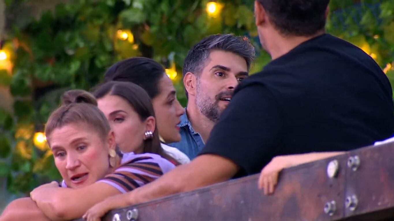 Juan Pablo Llano no perdió la oportunidad de echarles en cara a sus compañeros lo que tanto le criticaron en 'MasterChef Colombia'.