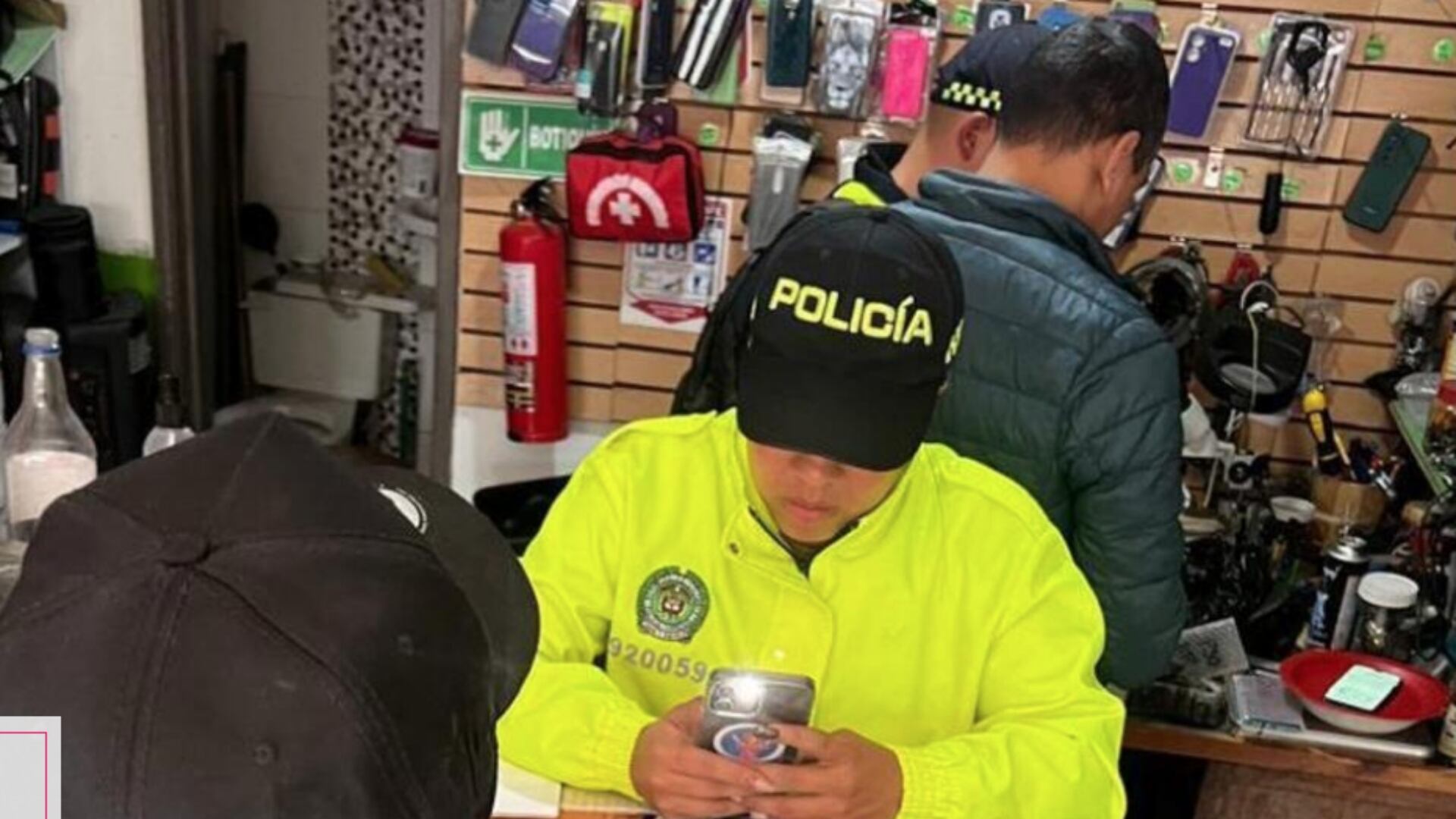 Operativo policial contra los celulares robados.