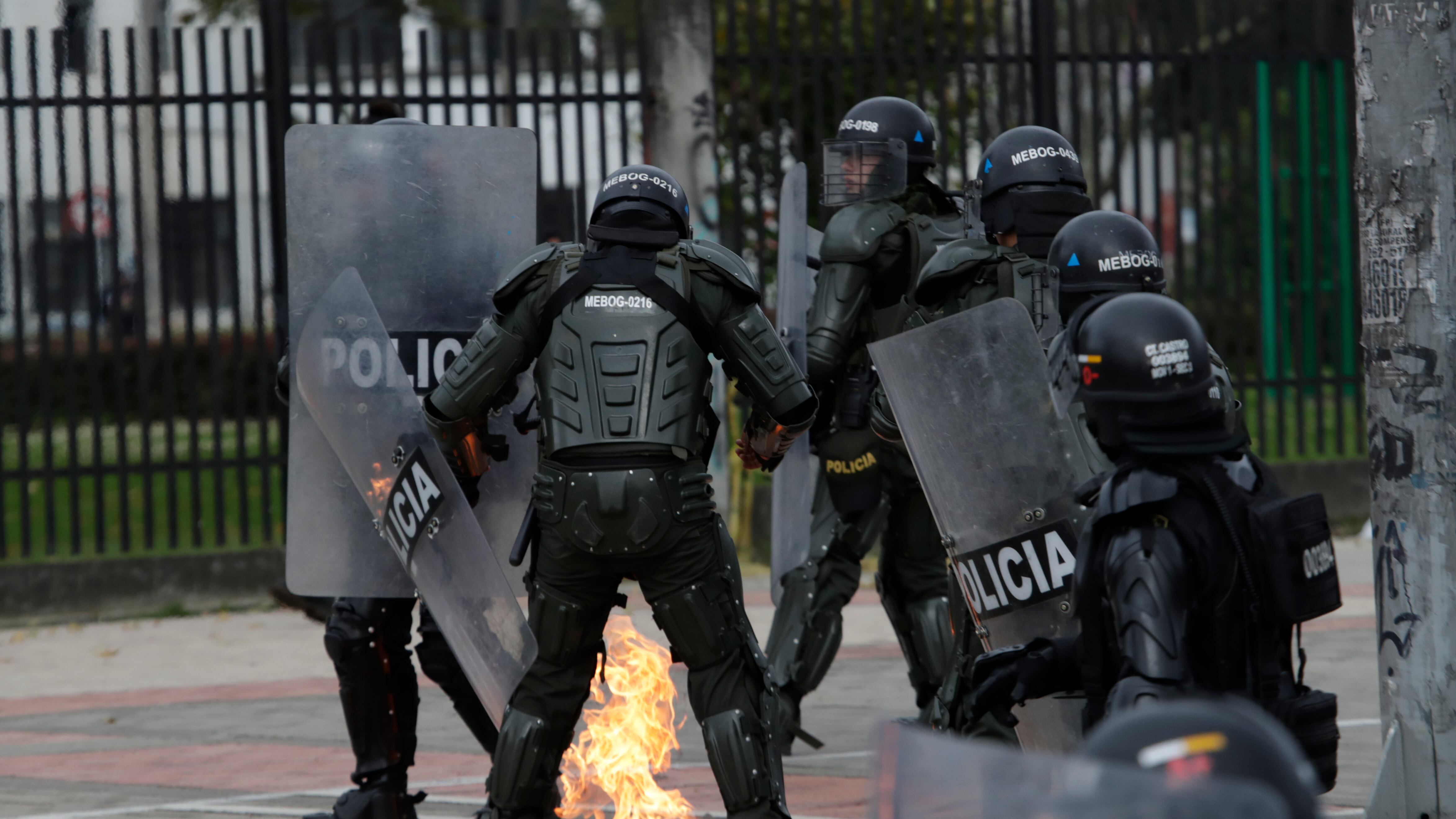 Manifestación de integrantes de la Primera Línea exigiendo la liberación de los presos políticos.