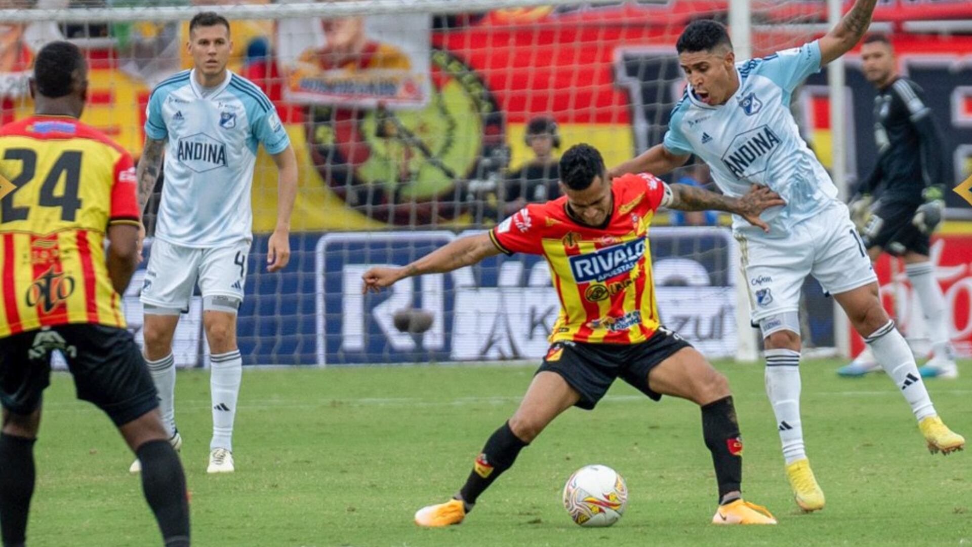 Hinchas de Millonarios se quejaron del arbitraje con Deportivo Pereira