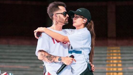 Mike Bahía y Greeicy Rendón en prueba de sonido