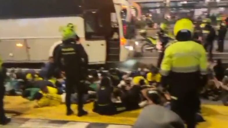 Hinchas detenidos por robar bus