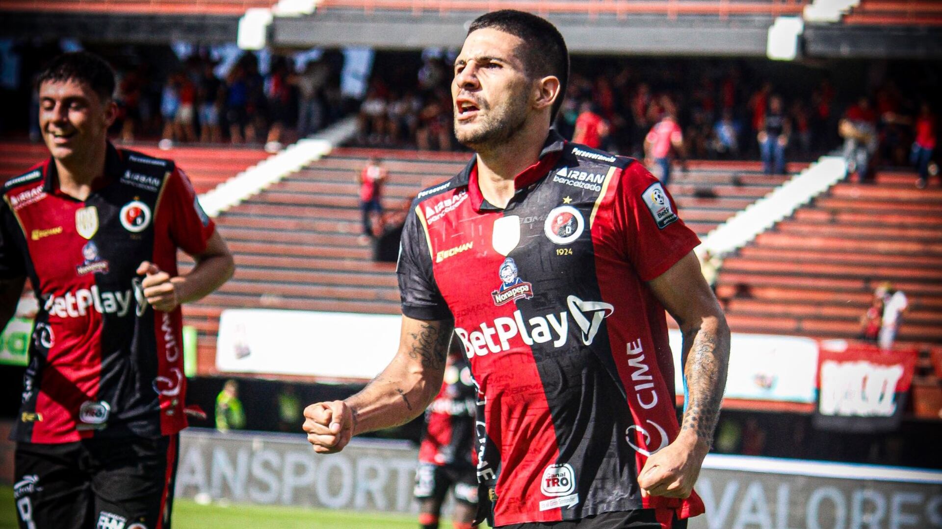 Los hinchas del Cúcuta protagonizaron desmanes ante una nueva decepción del equipo