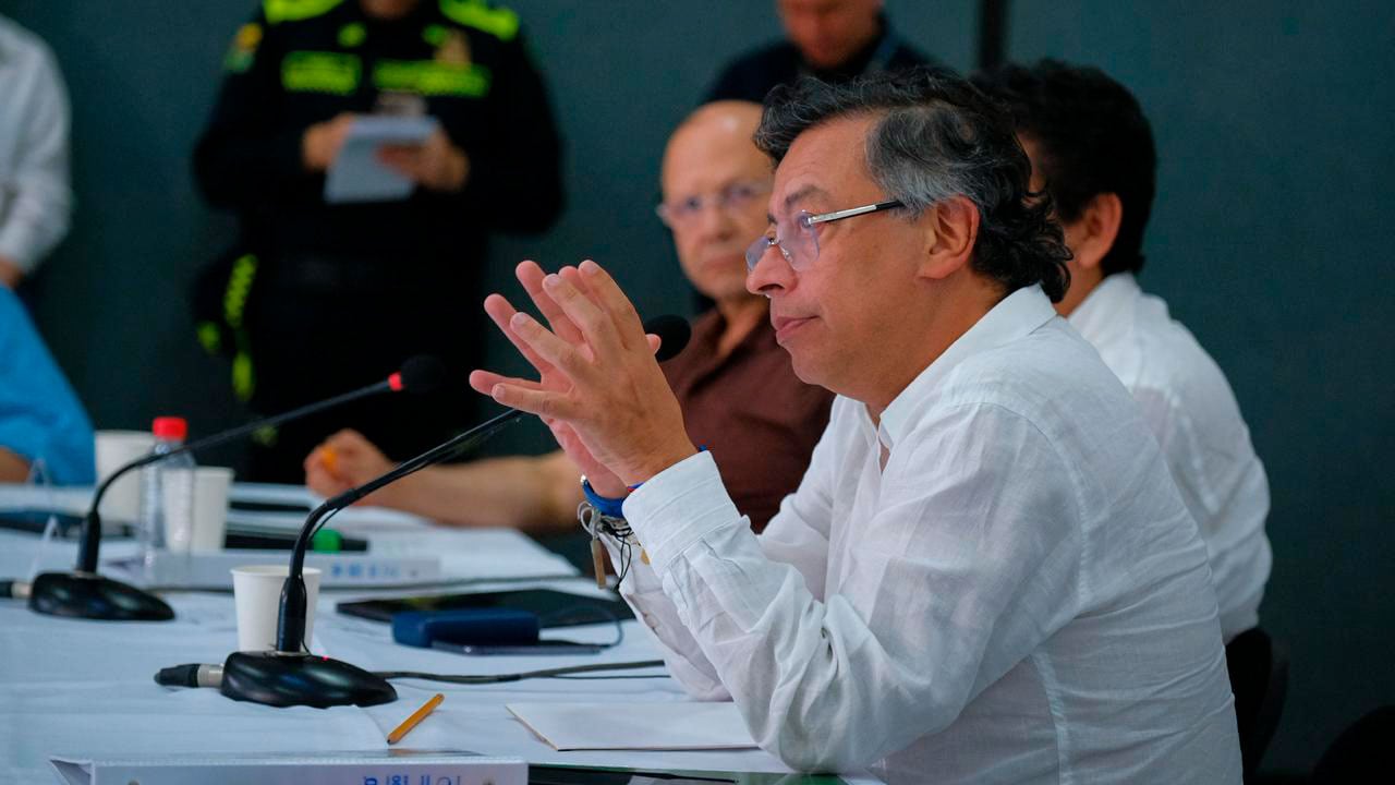 Petro le volvió a pedir al Banco de la República, que baje la tasa de interés.