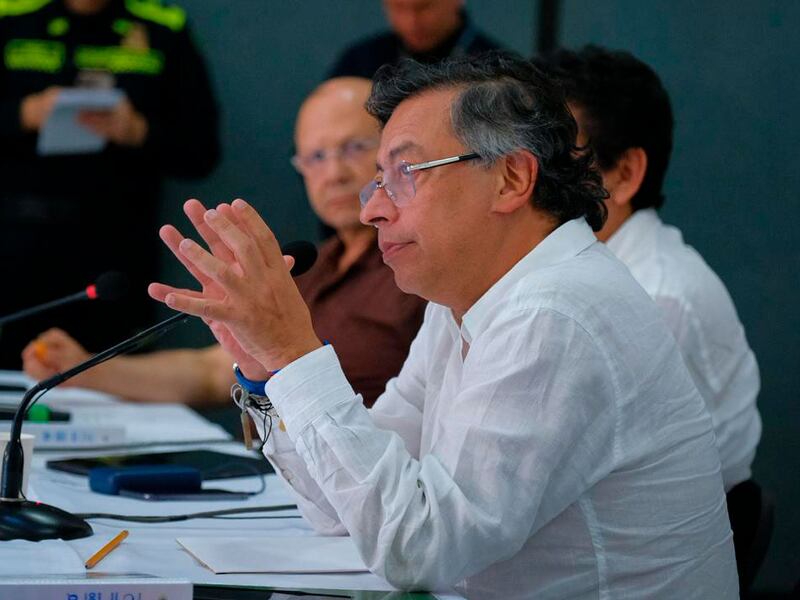 “El alza de la tasa de interés baja la compra de vivienda y sube arriendos”: Petro al Banco de la República