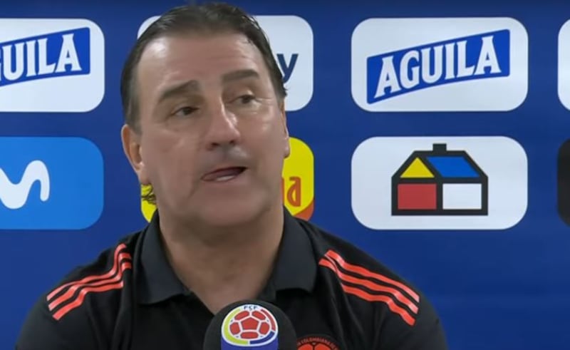 Néstor Lorenzo se sulfuró y regañó a un periodista en plena rueda de prensa de la Selección Colombia