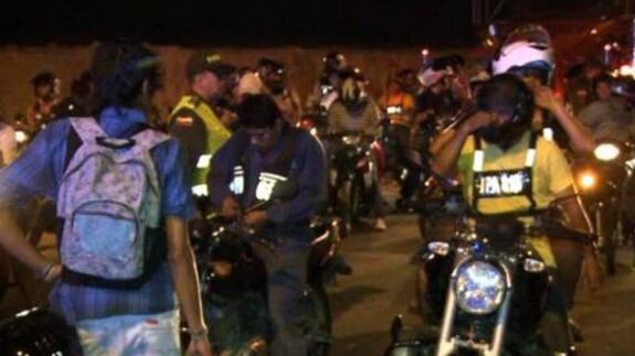 Foto tres menores de edad murieron en aparatoso accidente de tránsito durante pique de motos.