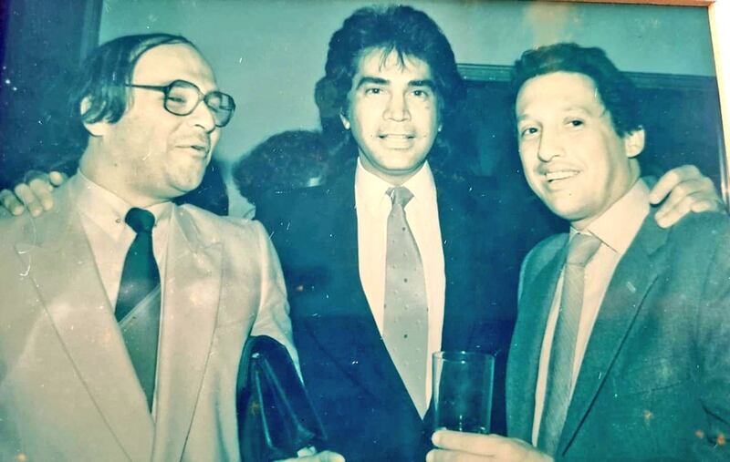 Vieja foto de Carlos Antonio Vélez, con pelo, generó todo tipo de versiones