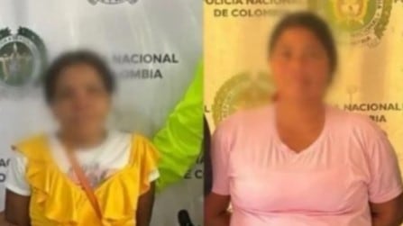 Foto dos madres habrían entregado a sus hijas a vecinos a cambio de dinero.
