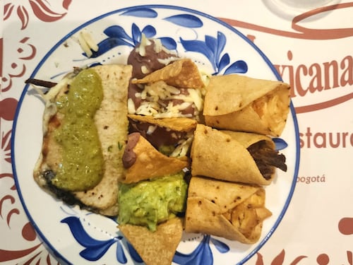 De la serie joyitas de barrio : La Casa Mexicana, en Usaquén