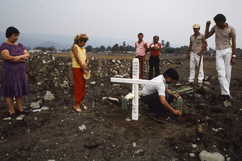 Siembra. Betty Elder.