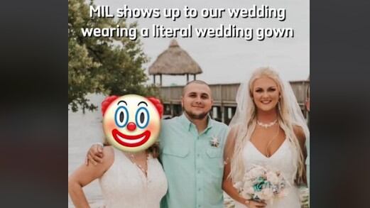 La suegra usó un vestido igual al de la novia y arruinó el momento