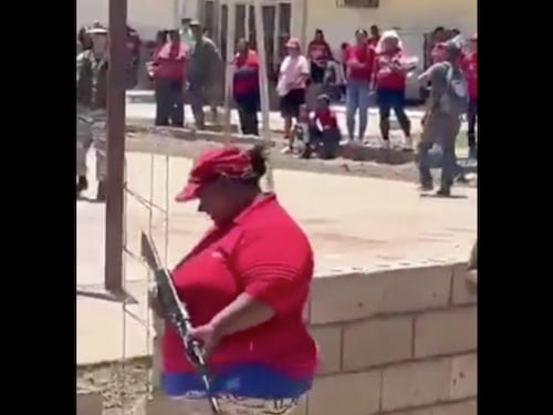 Trump se burla de mujeres integrantes de la milicia de Venezuela