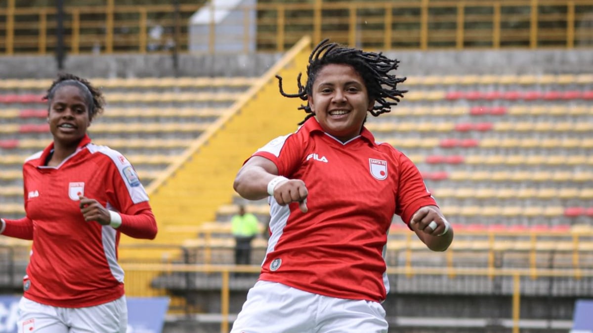Se le chispoteó: a narradora de Win se le olvidó el número de gol que gritaba y confundió a todos
