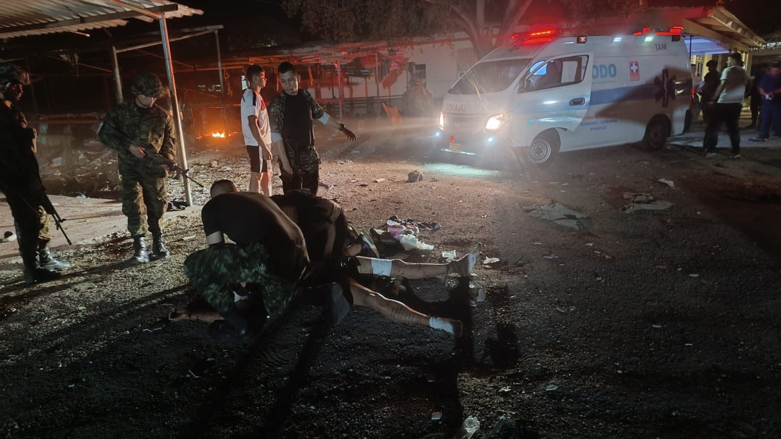 Foto del atentado en Aguachica: ataque con drones a base militar deja seis soldados muertos.