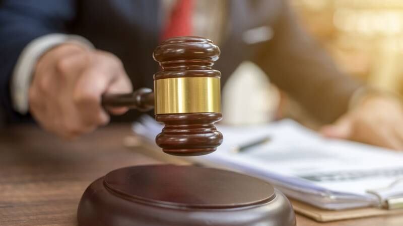 “Es muy guapo usted”: El inesperado piropo de imputada a un juez en plena audiencia