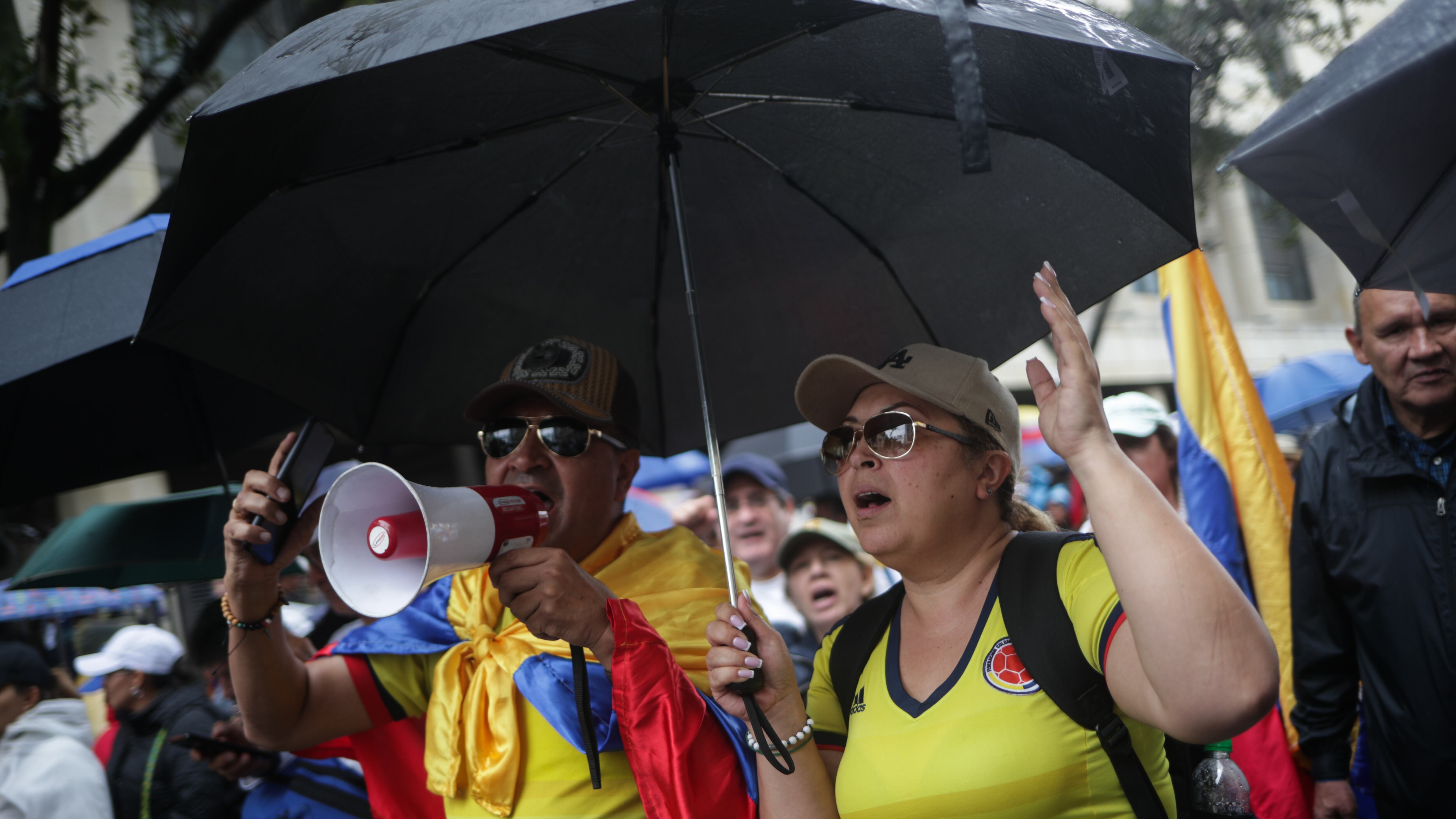 manifestacion en contra de petro en bogota