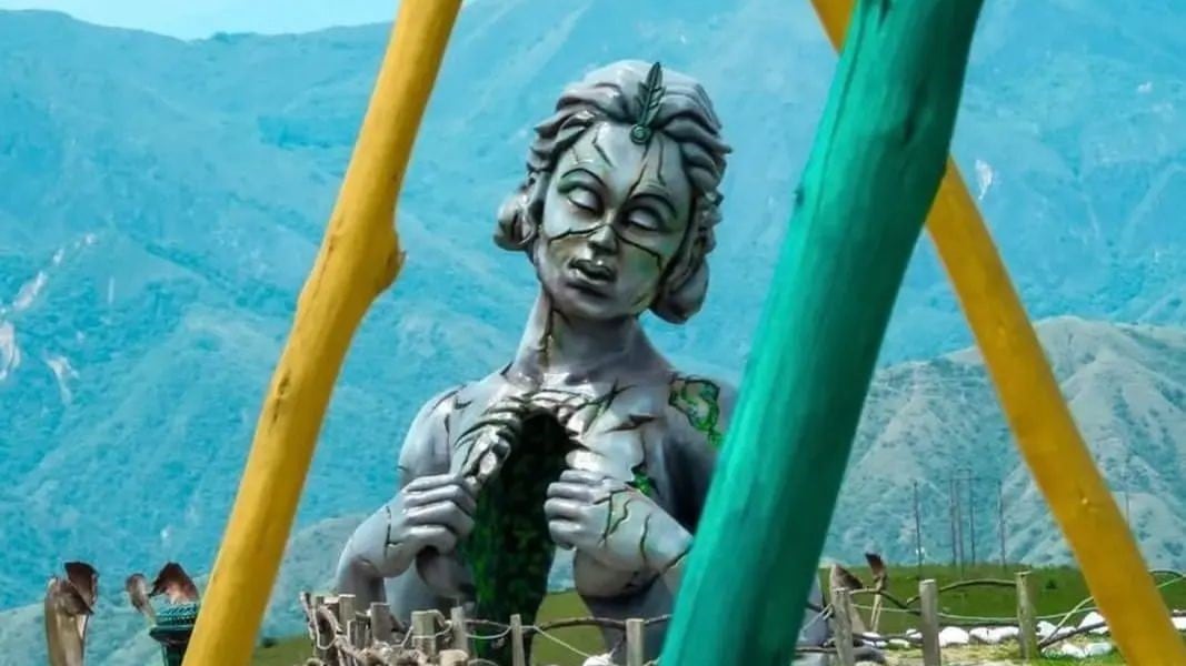 Allá encima de las colinas de Huila se erigen gigantes monumentos que enarbolan la historia y una de ellas no es otra que Mirthayú.