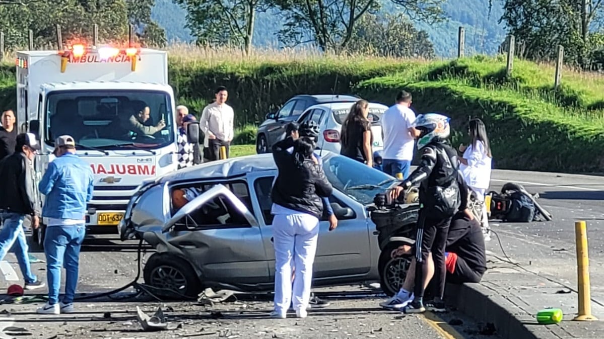 Foto Volcamiento en la vía Zipaquirá – Cajicá deja varios heridos y genera congestión vehicular.
