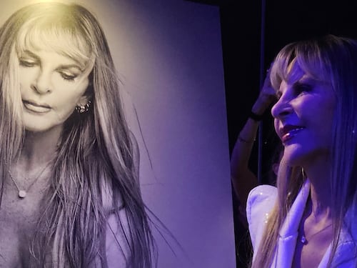 Shanik Berman y Anette Michel se desnudan por primera vez para la lente de Uriel Santana