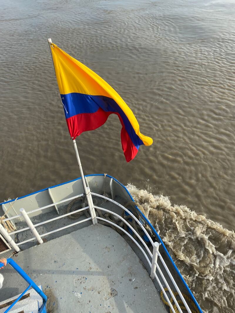 Barca la Mita, recorre el río Magdalena.