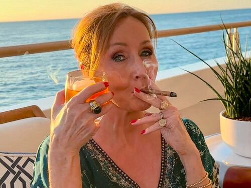 J. K. Rowling, escritora de Harry Potter, celebró decisión contra el reconocimiento de las mujeres trans