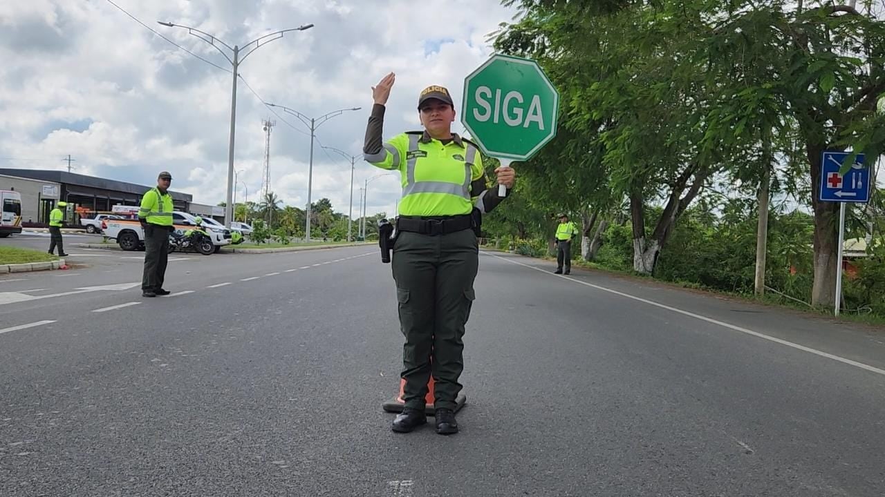 Policía Nacional, Secretaría de Tránsito Departamental y Concesión Ruta al Mar, brindan seguridad a los viajeros
