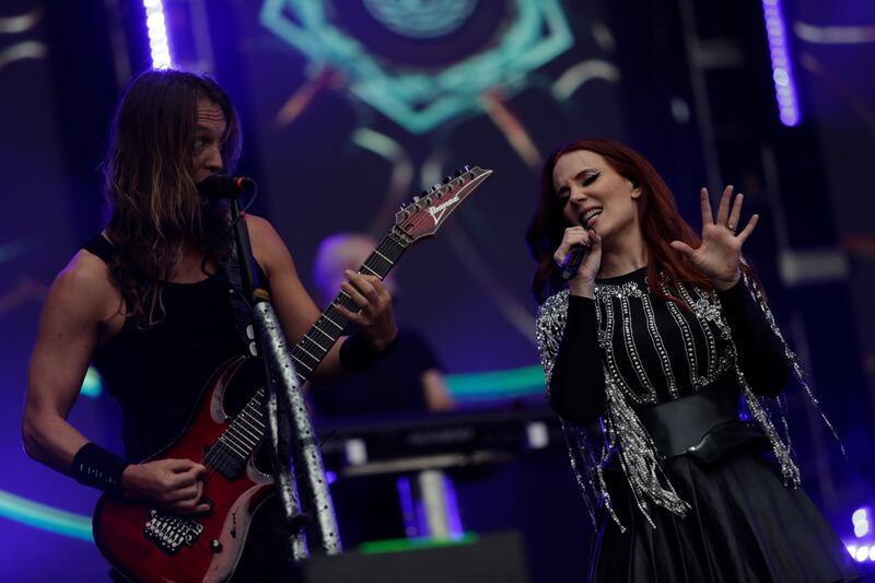Epica, de Países Bajos, durante su presentación en Rock al Parque 2022.
