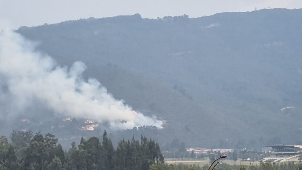 Un nuevo incendio ocurrió en los cerros orientales durante este jueves santo en Bogotá