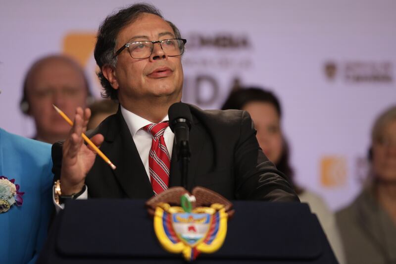 Gustavo Petro junto con el Consejo de Seguridad de la ONU, en rueda de prensa en la Casa de Nariño en Bogotá
