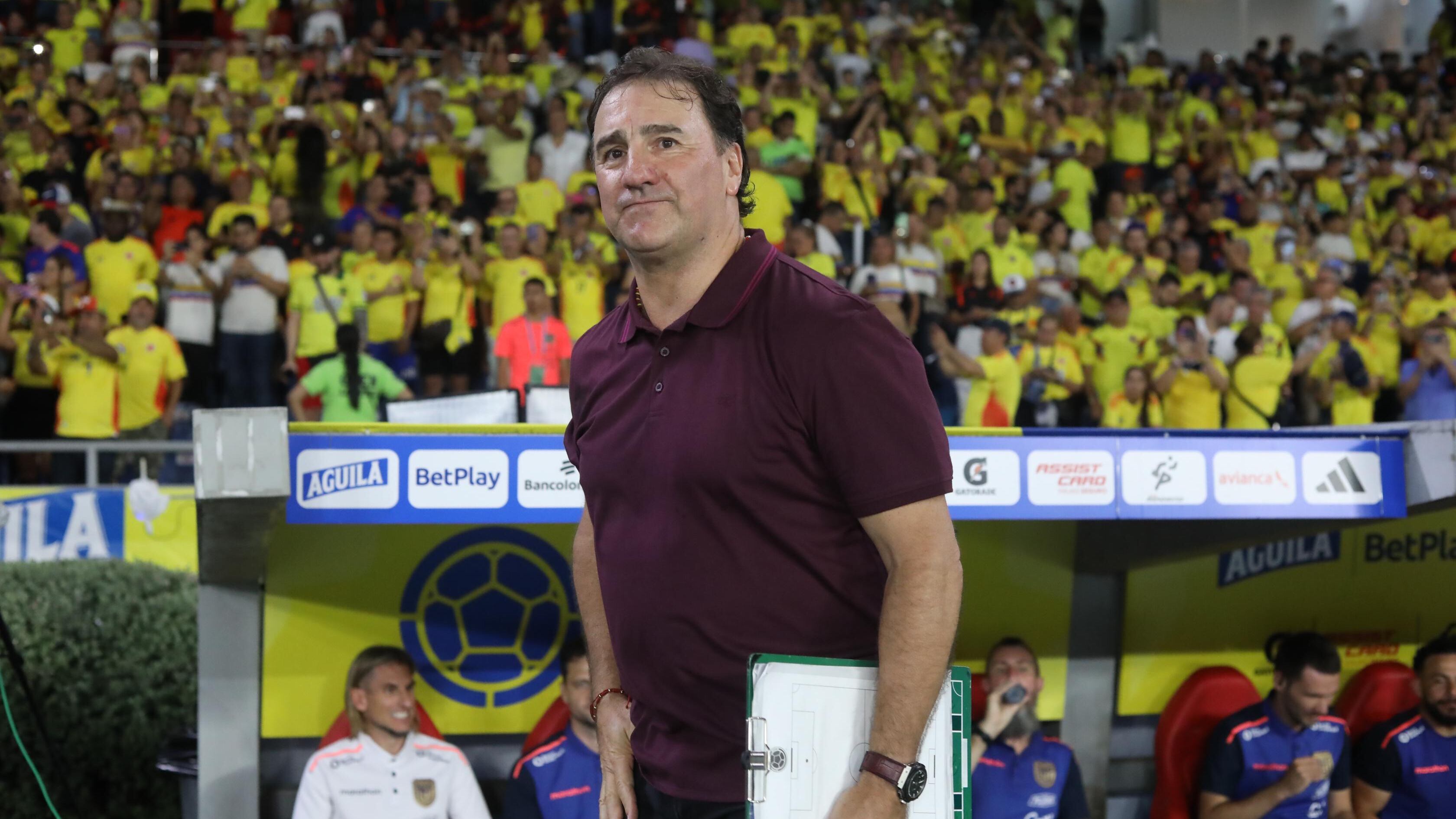 “Tiene costo político”: Carlos A. Vélez contra Néstor Lorenzo por un jugador en específico