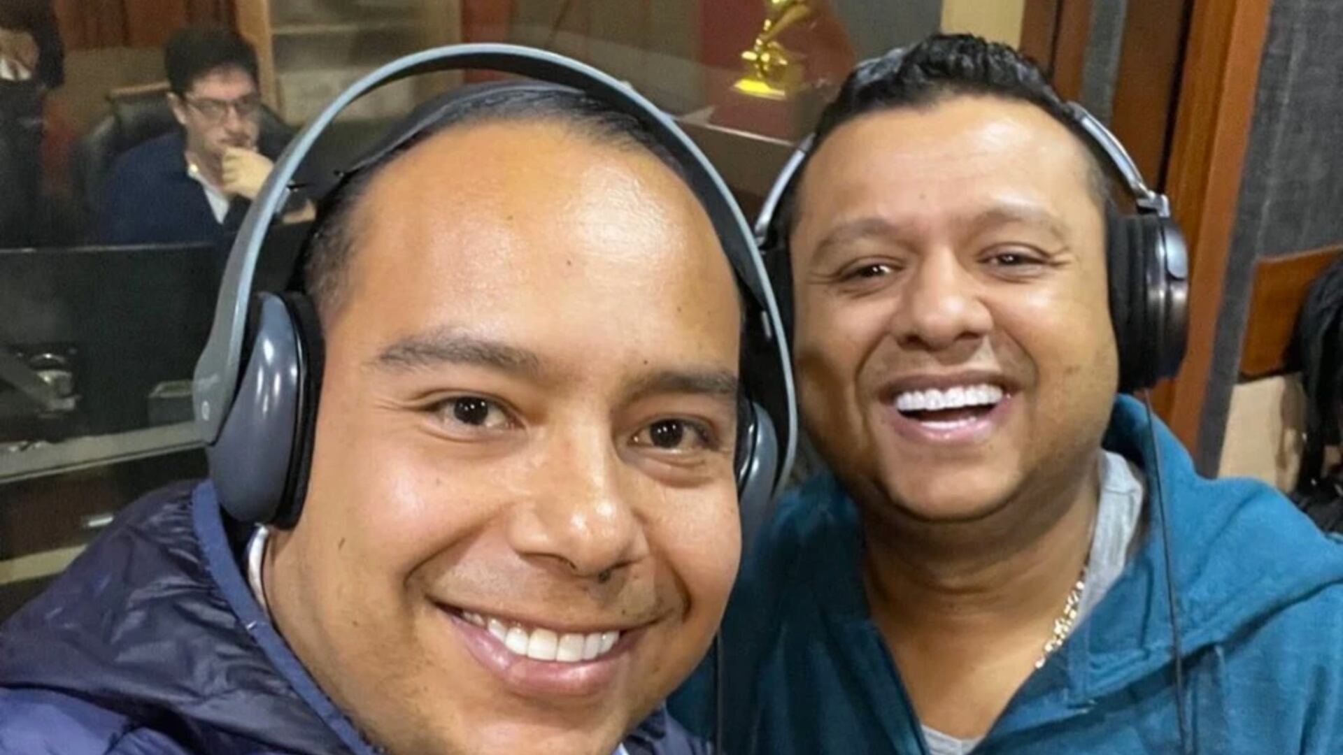 Tras anunciar que su hermano estaba pasando por una situación crítica, el cantante dio buenas noticias