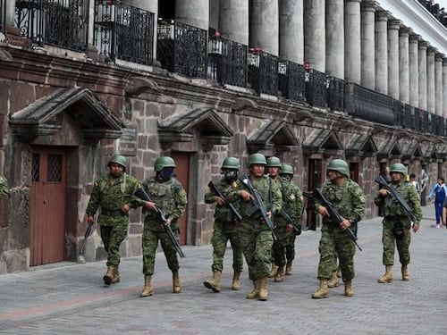 ¡Alerta en el país! Robos, supuestos saqueos y miedo cerca de la Presidencia en Quito