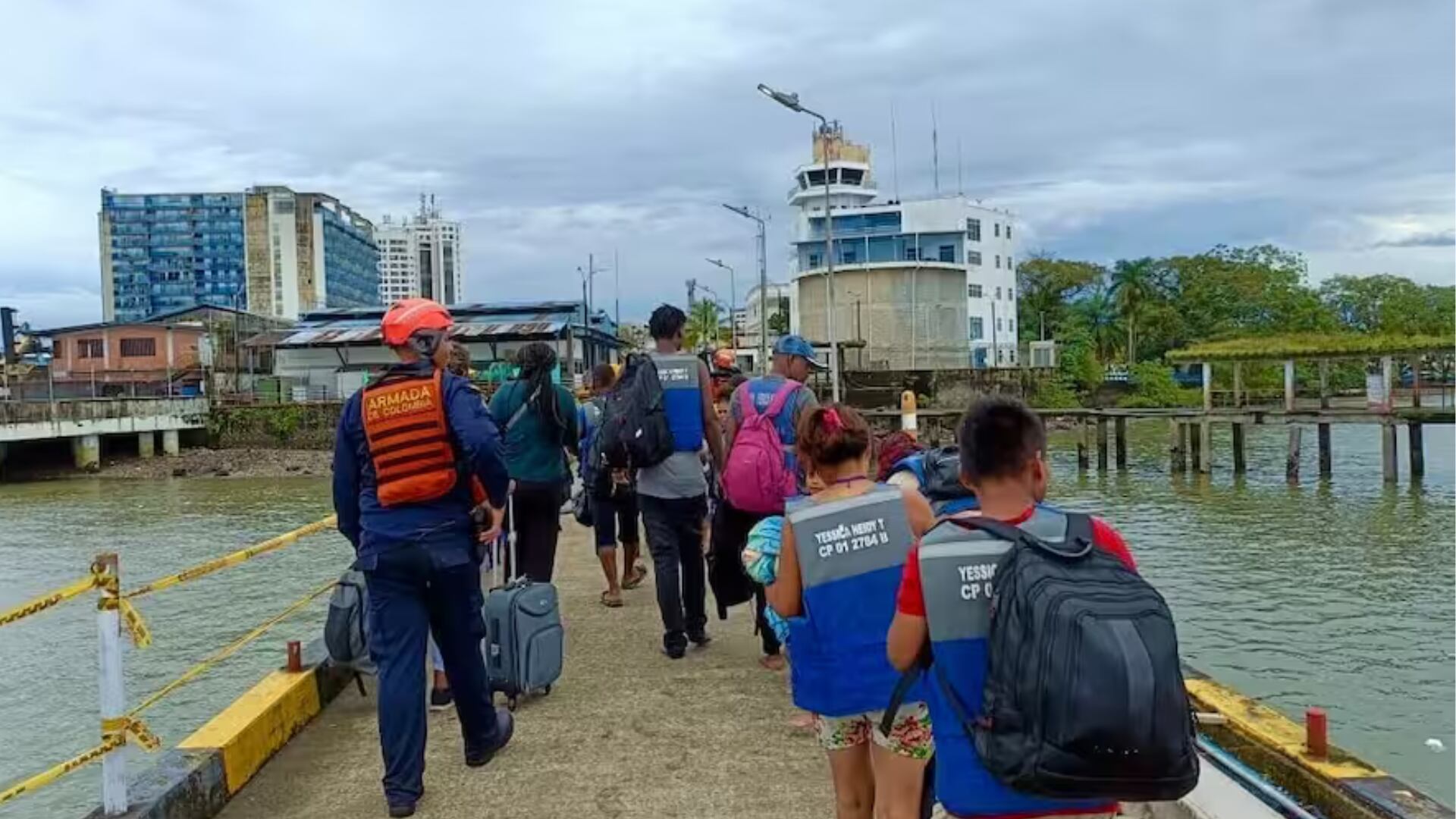 Rescate de personas en el Pacífico.