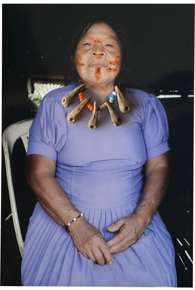 María Leticia decidió curar una fotografía de sí misma: el cuerpo también es un lugar herido por la guerra.