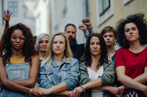 Día Internacional de la Mujer: ¿Por qué no es una celebración y qué significa realmente regalar en esta fecha?