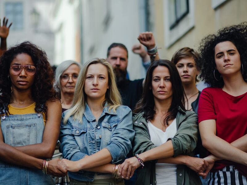 Día Internacional de la Mujer: ¿Por qué no es una celebración y qué significa realmente regalar en esta fecha?