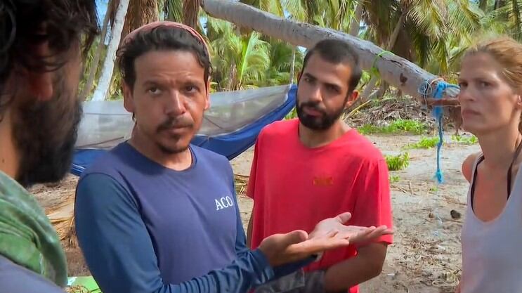 Al actor Aco Pérez le molestó la confusión de Juan Palau y El Mago sobre la información que lleva y trae en La Isla De Los Famosos