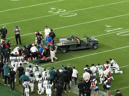 Jugador de Philadelphia Eagles sufre escalofriante lesión en pleno partido