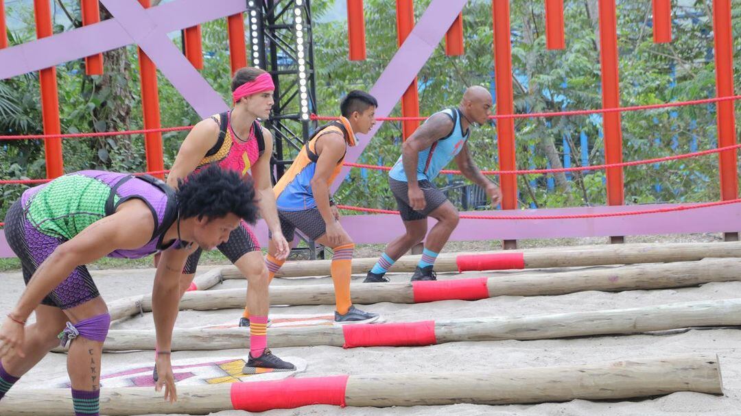 Aseguró estar vestido, pero cuando le quitaron la sábana quedó en pelotas frente a sus compañeros del Desafío The Box