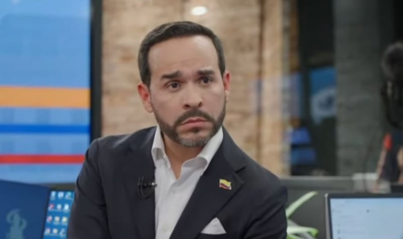 En un dilema sobre la ética, Abelardo de la Espriella, señaló que habría que ver si los casos de presunto acoso en Caracol fueron ilegales o solo inmorales.