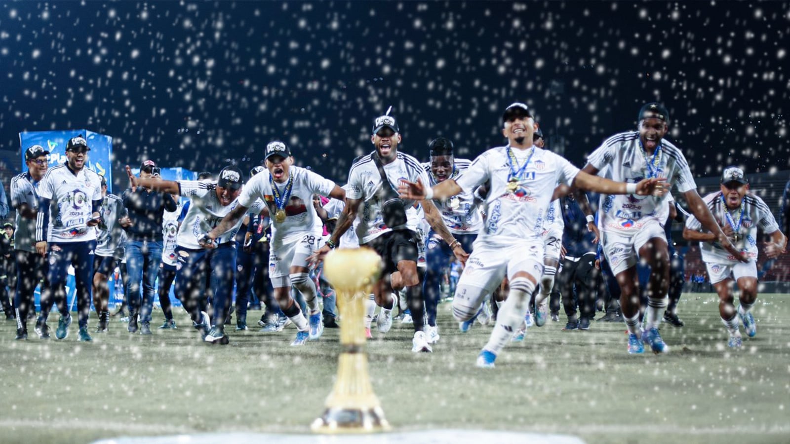 Junior también le cobró a Juan Felipe Cadavid y lo mandó a abrigarse para la nieve