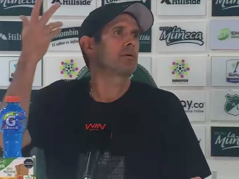 “Aquí hace un calor impresionante”, Arturo Reyes dejó ver problema del estadio del Deportivo Cali que lo tuvo ‘sancochado’