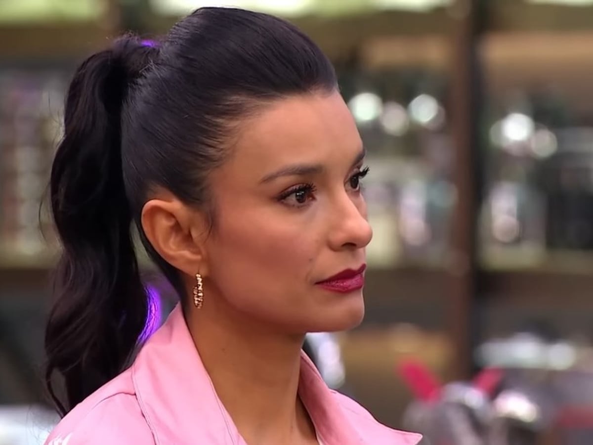 Paola Rey từ Người nổi tiếng MasterChef đeo tạp dề đen cho tất cả đồng nghiệp của mình – Publimetro Colombia