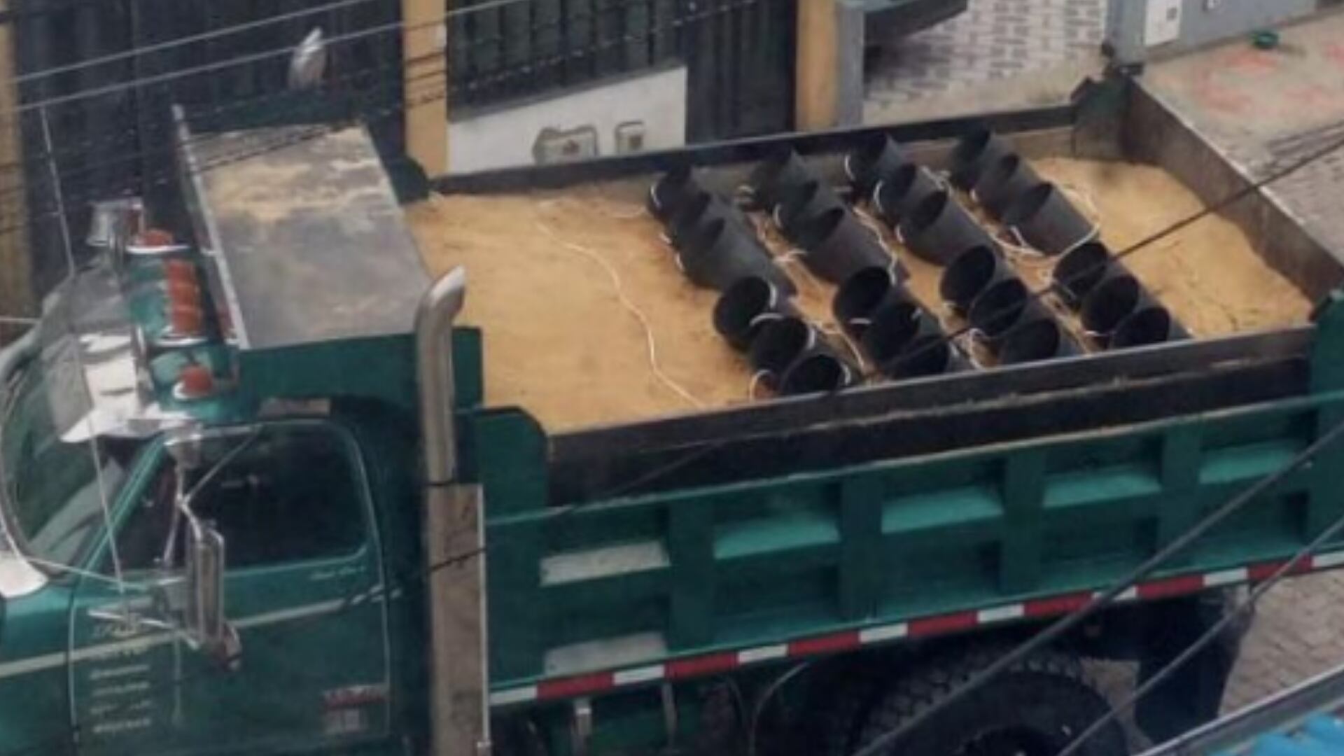 Volqueta con explosivos en Tunja