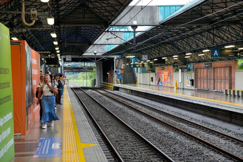 Daño en los rieles del Metro de Medellín.