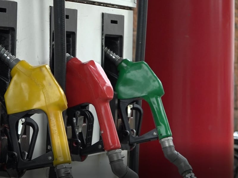 Ocho trucos para ahorrar gasolina: Clopatofsky recomienda tras aumento del precio por galón