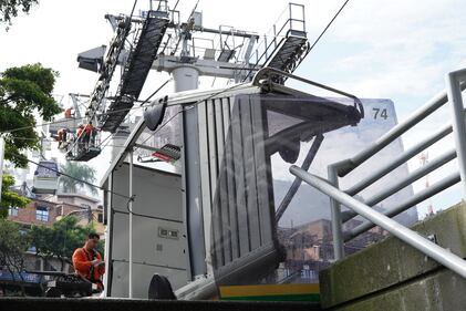 Una cabina del metrocable se desplomó en Medellín