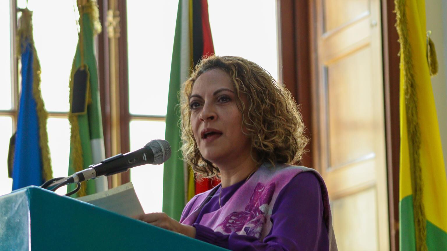 Foto de Jineth Bedoya quién desiste de su proceso por secuestro, violencia sexual y tortura: acusa de negligencia al Estado colombiano.